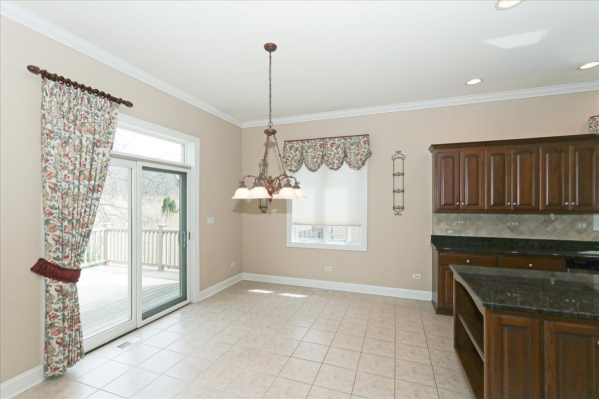 145 Rose Drive, Bloomingdale, IL 60108