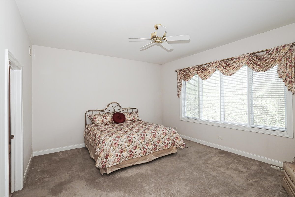 145 Rose Drive, Bloomingdale, IL 60108