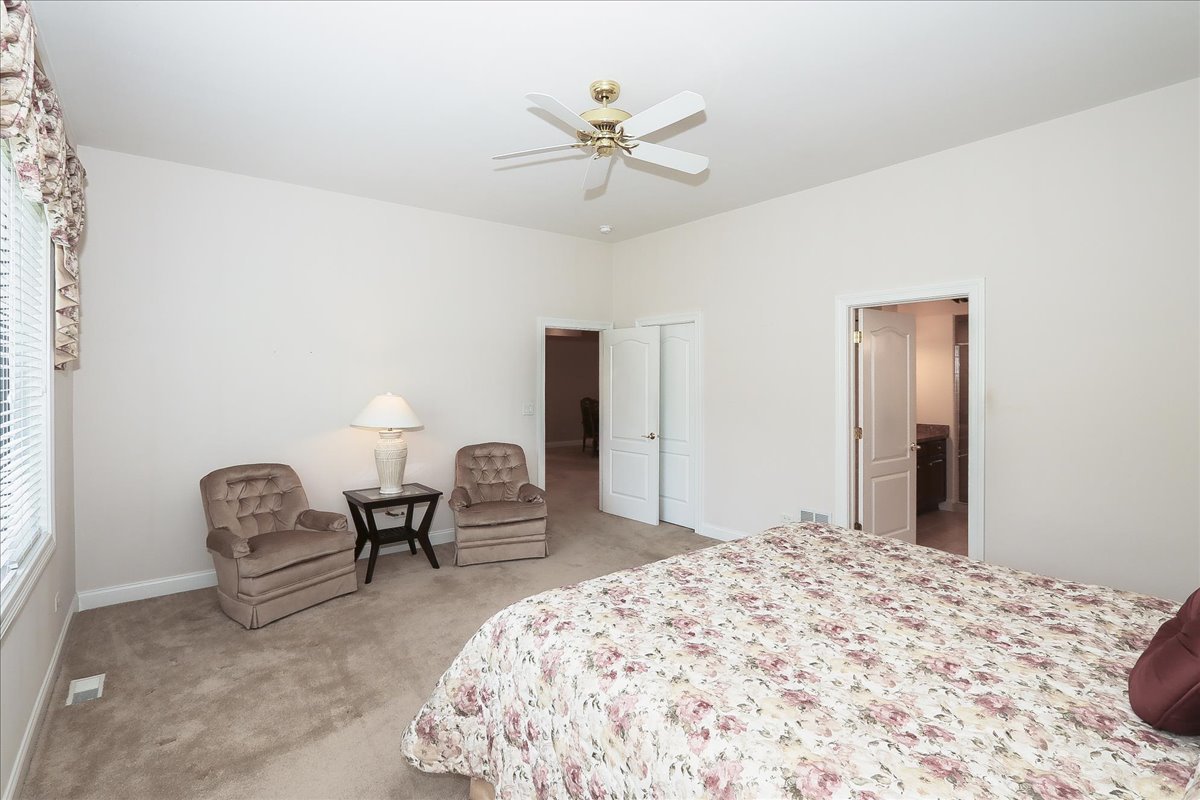 145 Rose Drive, Bloomingdale, IL 60108