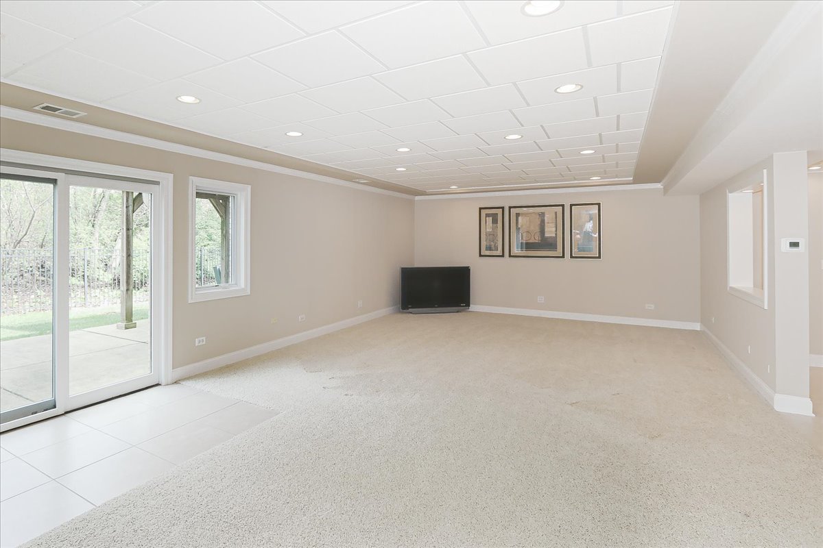 145 Rose Drive, Bloomingdale, IL 60108