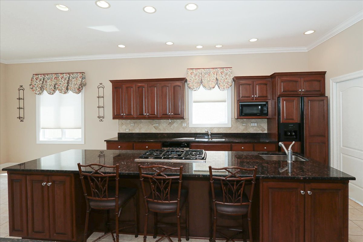 145 Rose Drive, Bloomingdale, IL 60108