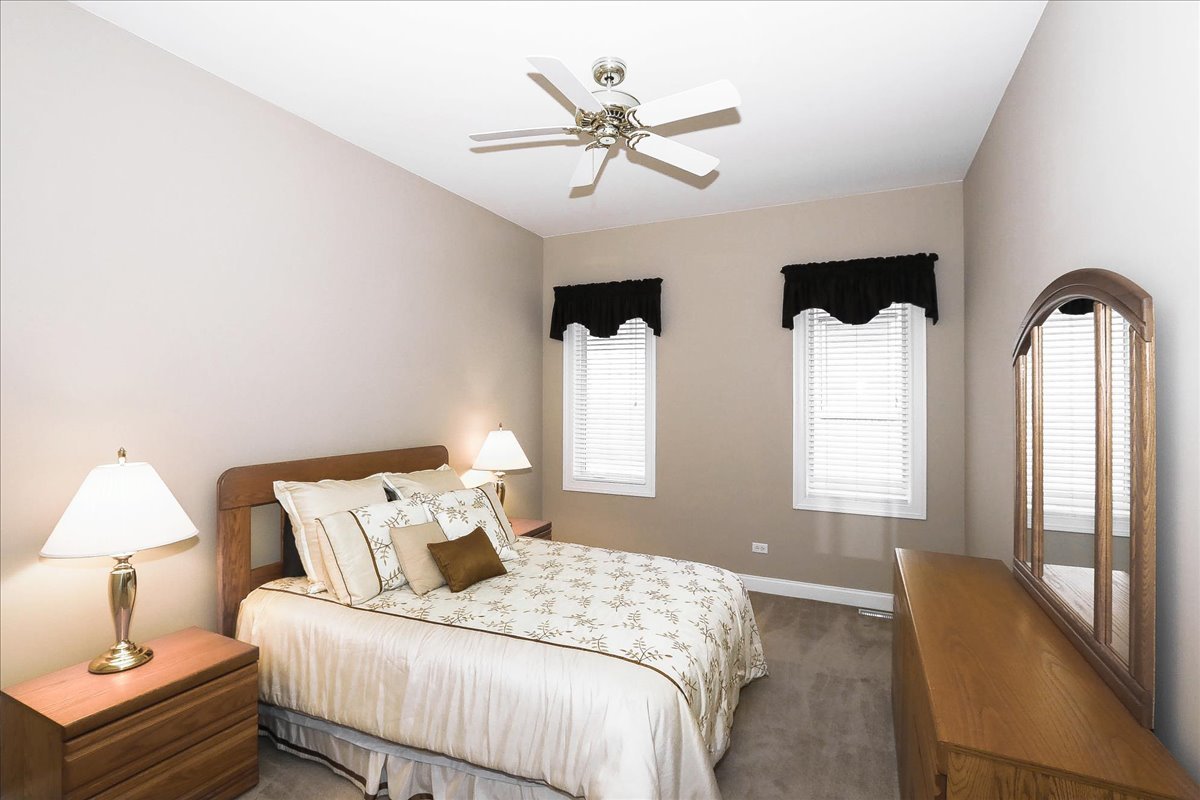 145 Rose Drive, Bloomingdale, IL 60108