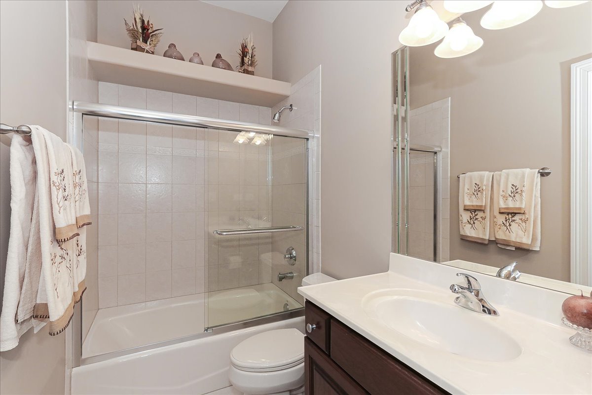 145 Rose Drive, Bloomingdale, IL 60108