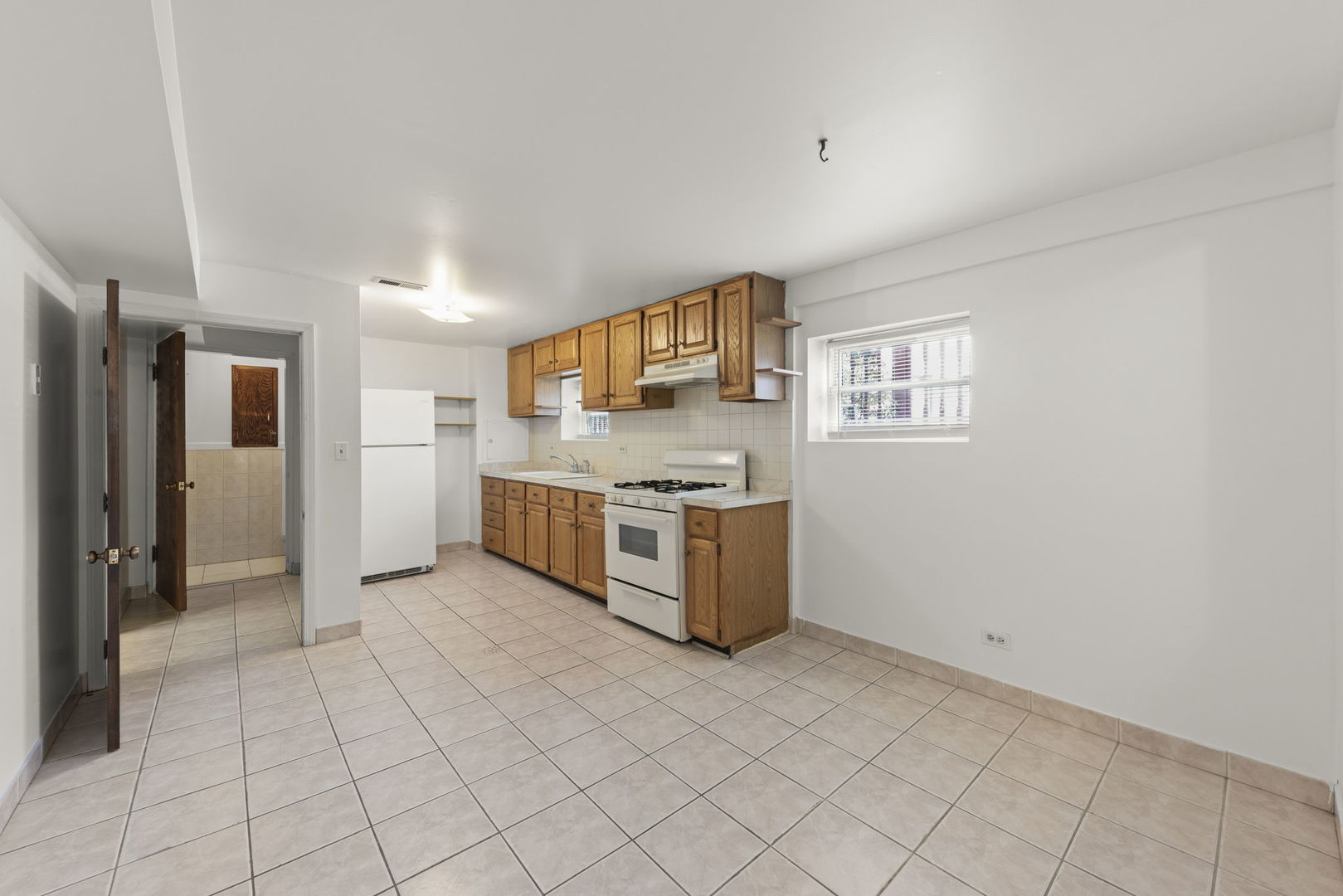4556 N Newcastle Avenue, Harwood Heights, IL 60706
