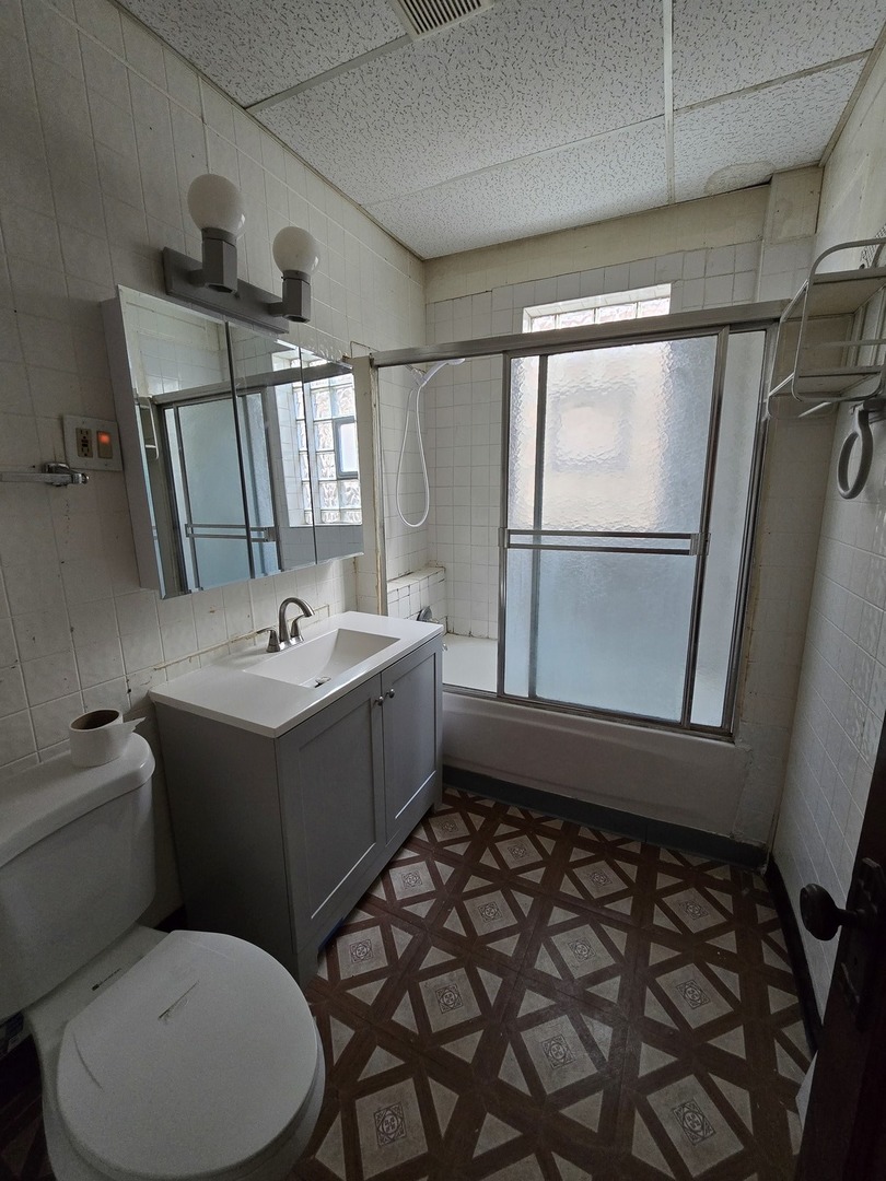 7517 S Green Street, Chicago, IL 60620