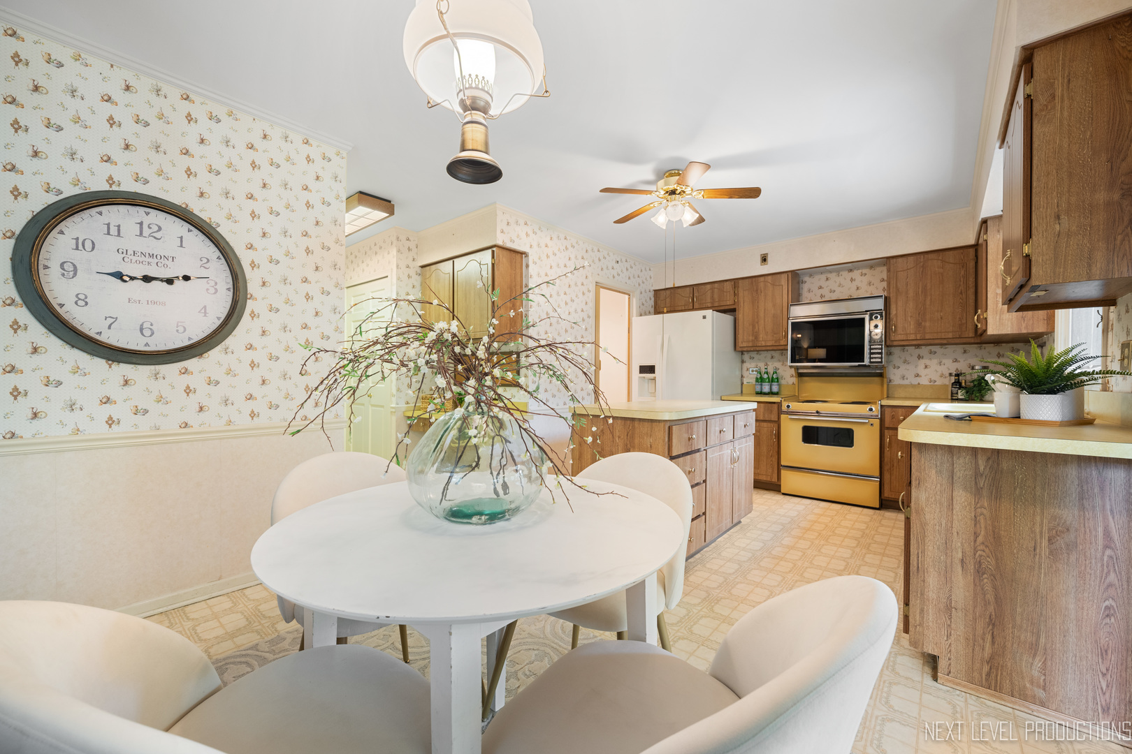 1408 N West Street, Naperville, IL 60563