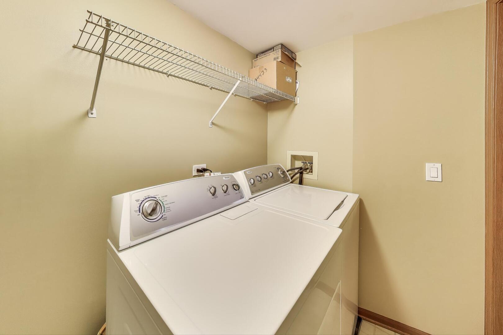 945A Little Falls Court, Elk Grove Village, IL 60007