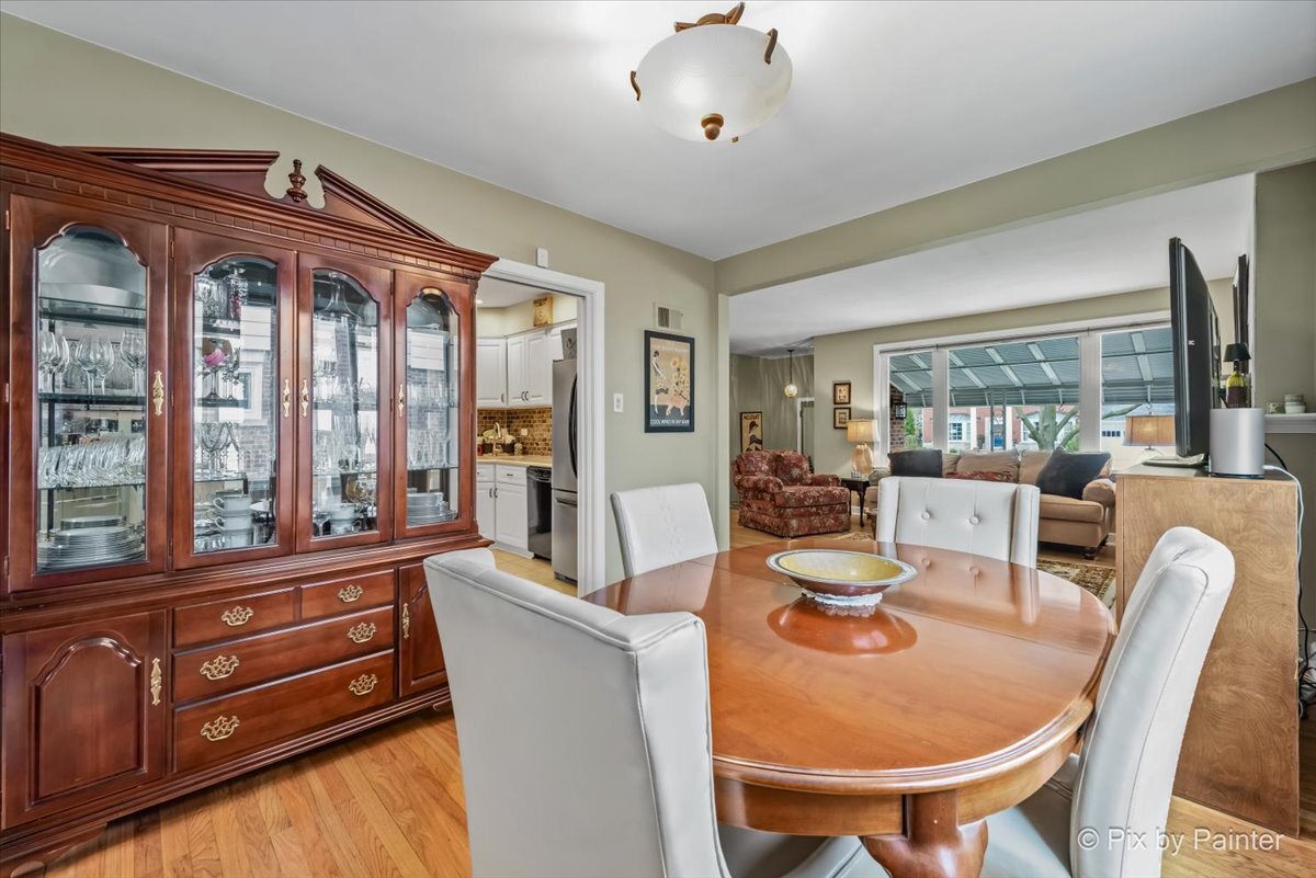 1506 Newcastle Avenue, Westchester, IL 60154