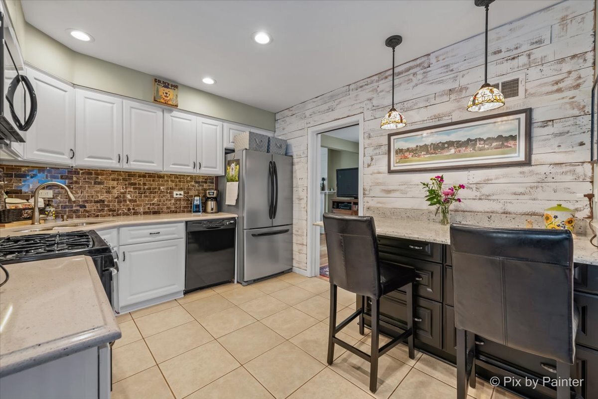 1506 Newcastle Avenue, Westchester, IL 60154