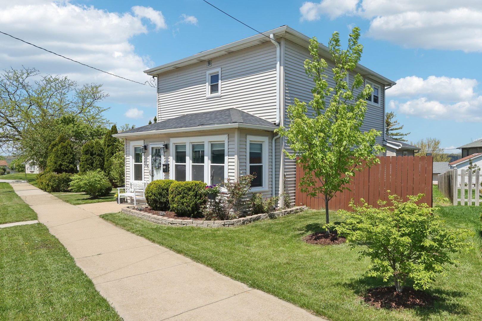 611 McCarthy Road, Lemont, IL 60439