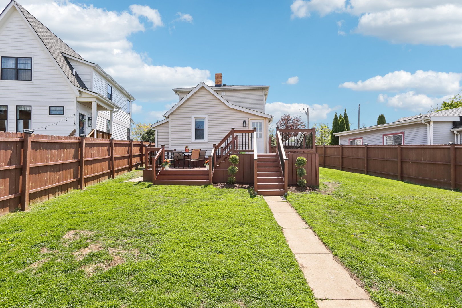 611 McCarthy Road, Lemont, IL 60439