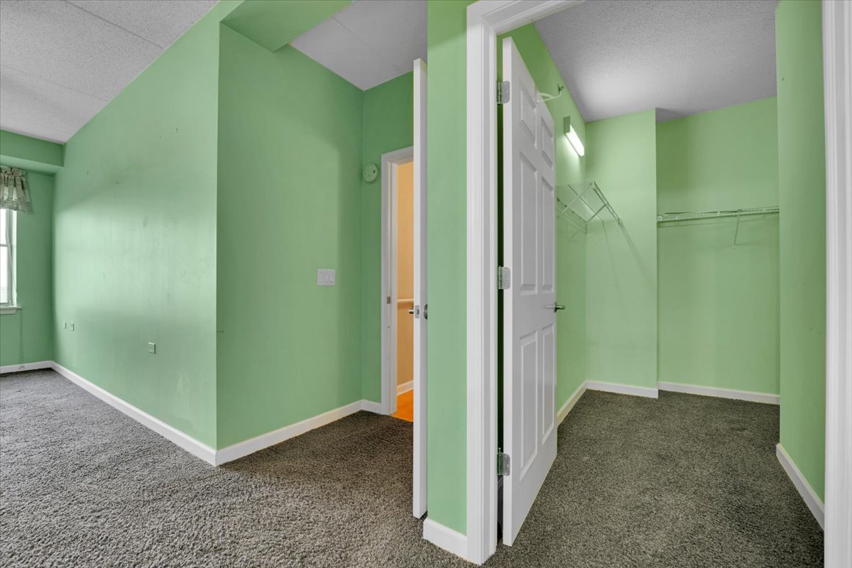 9355 Irving Park Road #506, Schiller Park, IL 60176