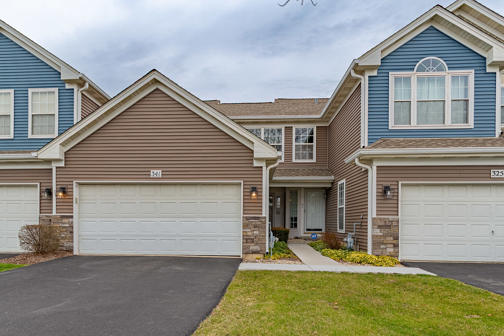 341 W Prairie Circle, Itasca, IL 60143