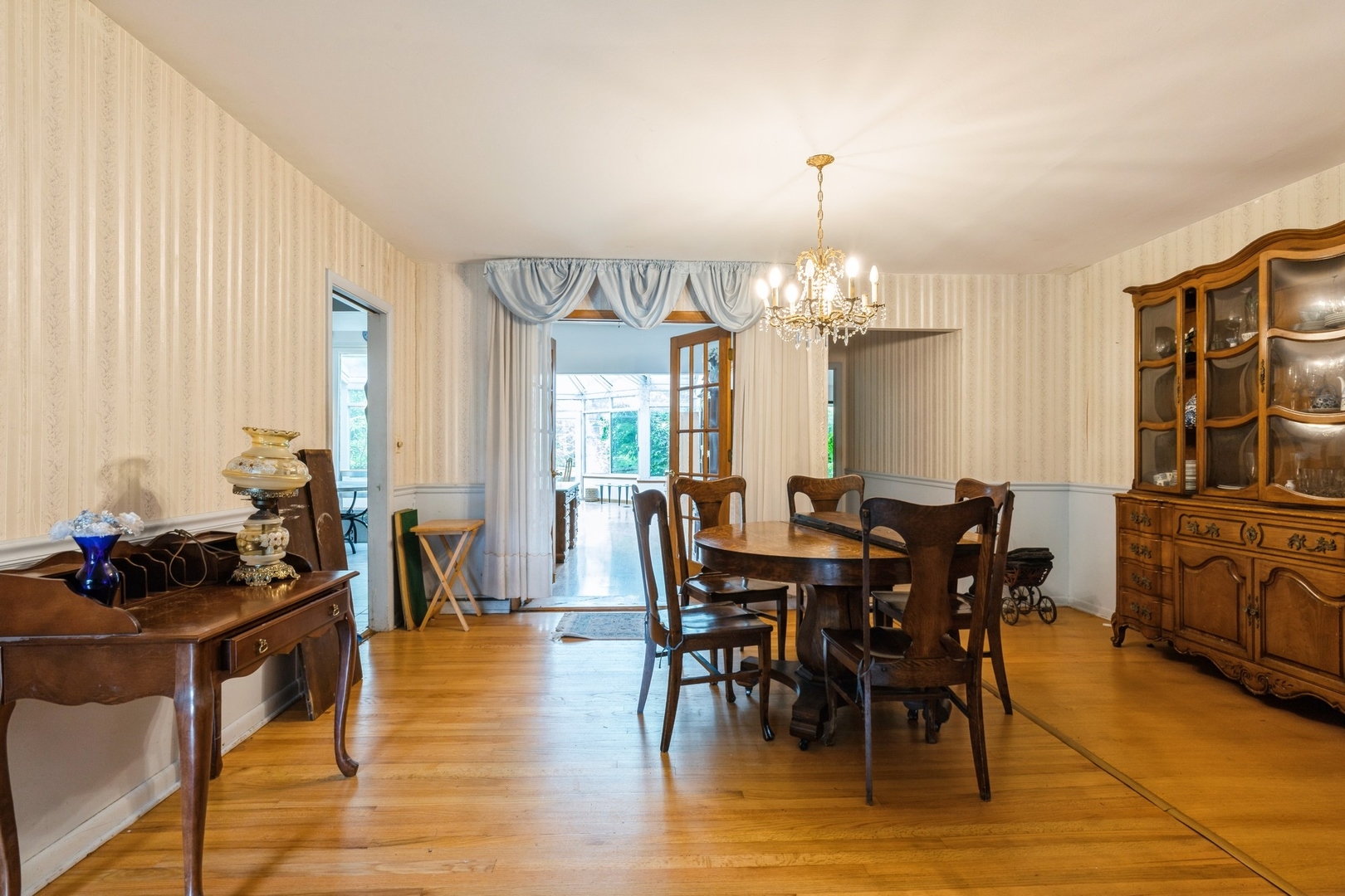 604 E Camp Mcdonald Road, Prospect Heights, IL 60070