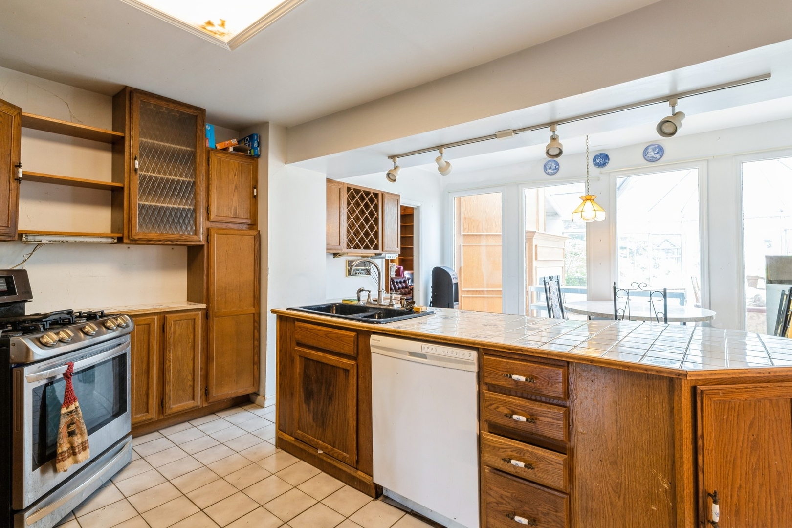 604 E Camp Mcdonald Road, Prospect Heights, IL 60070