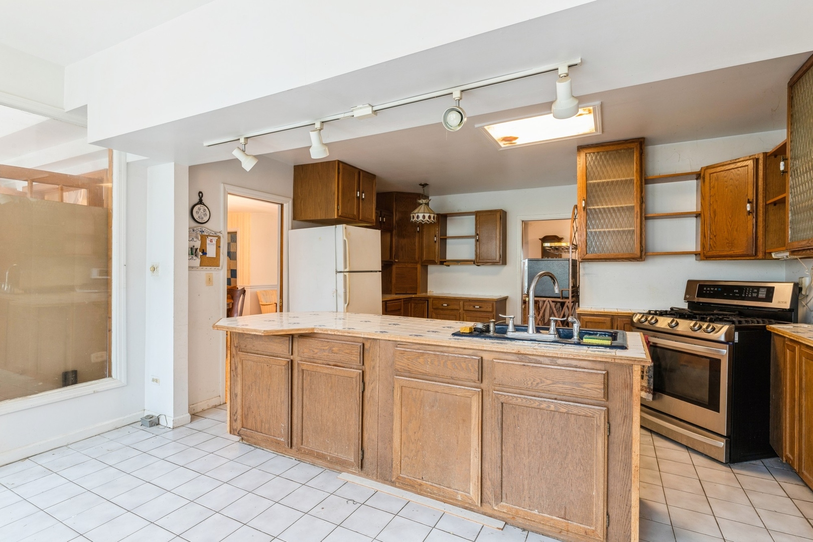 604 E Camp Mcdonald Road, Prospect Heights, IL 60070