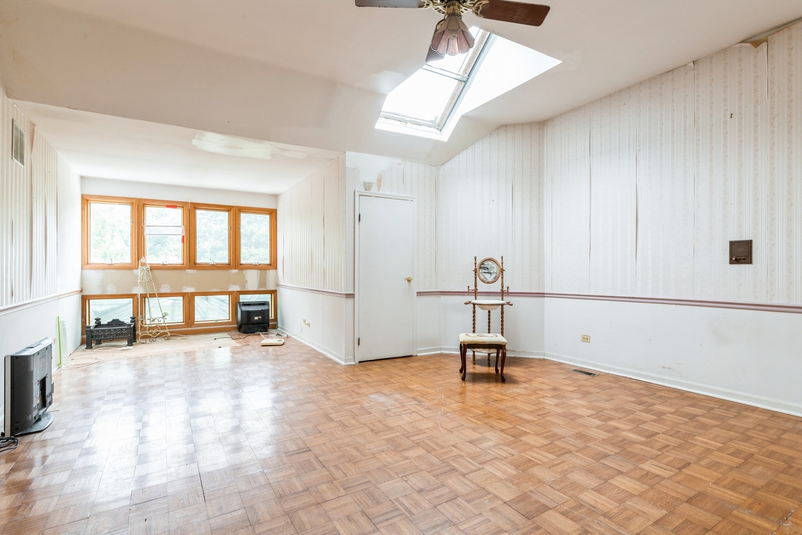 604 E Camp Mcdonald Road, Prospect Heights, IL 60070