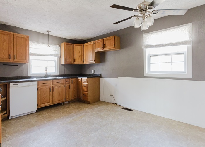 203 E N Street, Heyworth, IL 61745