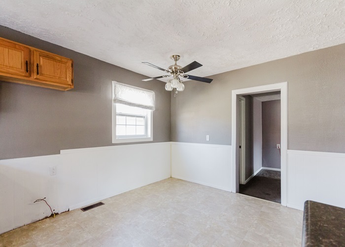 203 E N Street, Heyworth, IL 61745