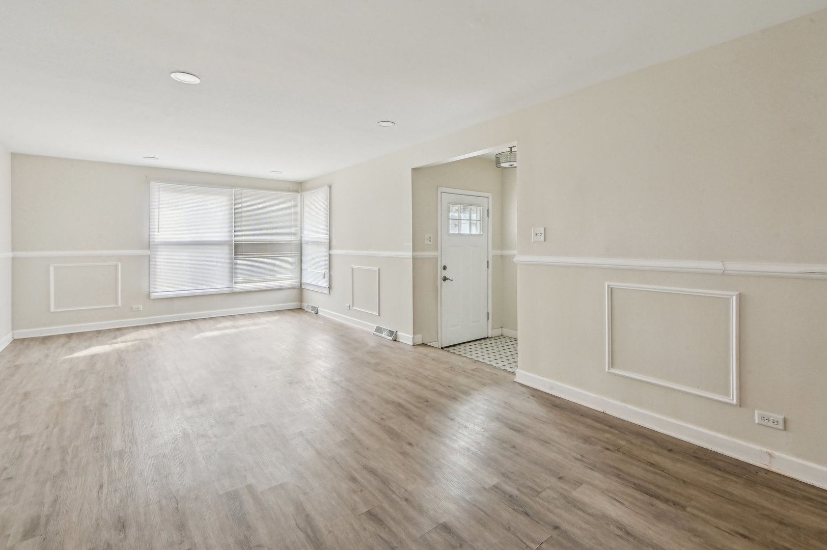 17306 Burr Oak Lane, Hazel Crest, IL 60429