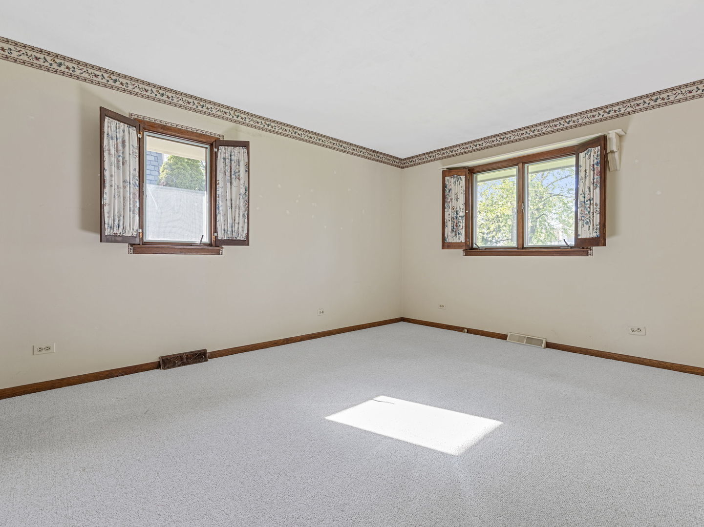 41 Mockingbird Lane, Oak Brook, IL 60523