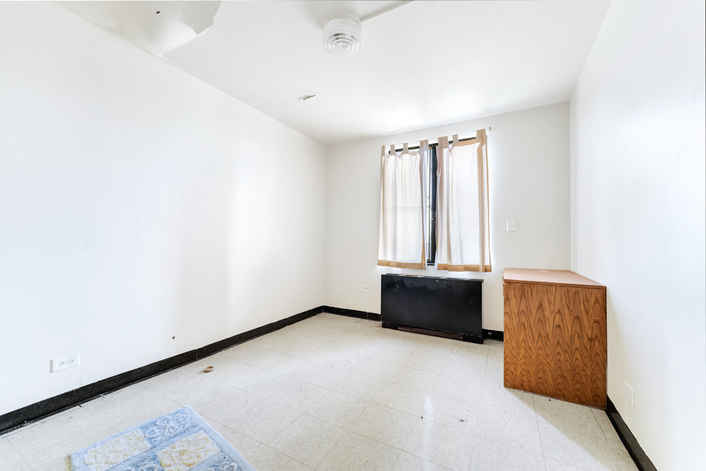 13651 S Crawford Avenue, Crestwood, IL 60472