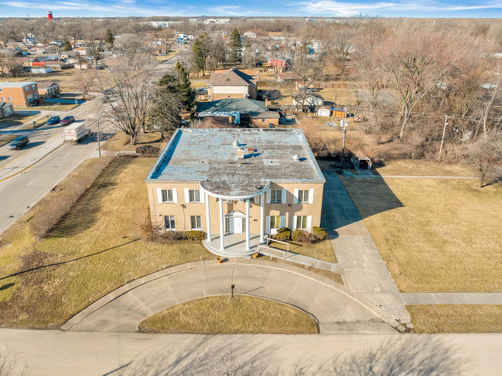 13651 S Crawford Avenue, Crestwood, IL 60472