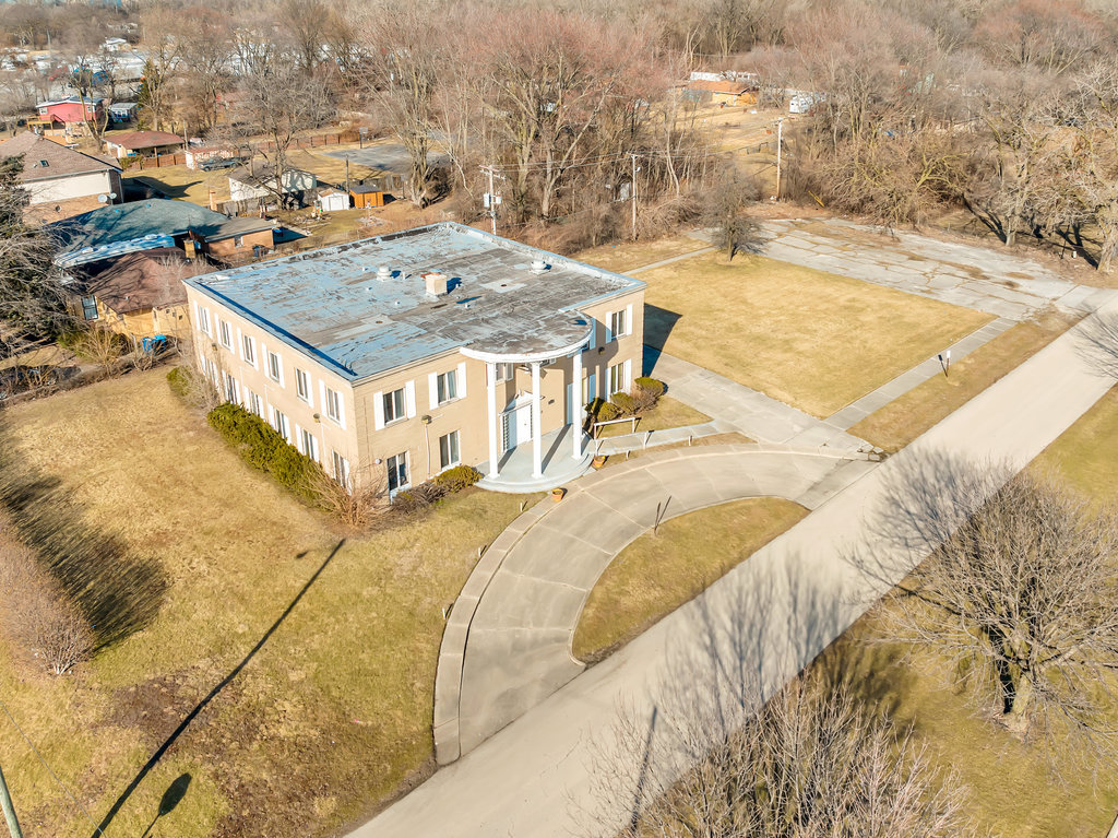 13651 S Crawford Avenue, Crestwood, IL 60472