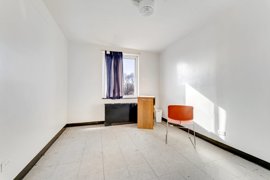 13651 S Crawford Avenue, Crestwood, IL 60472