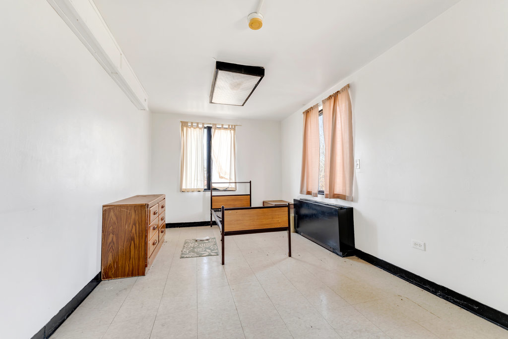 13651 S Crawford Avenue, Crestwood, IL 60472