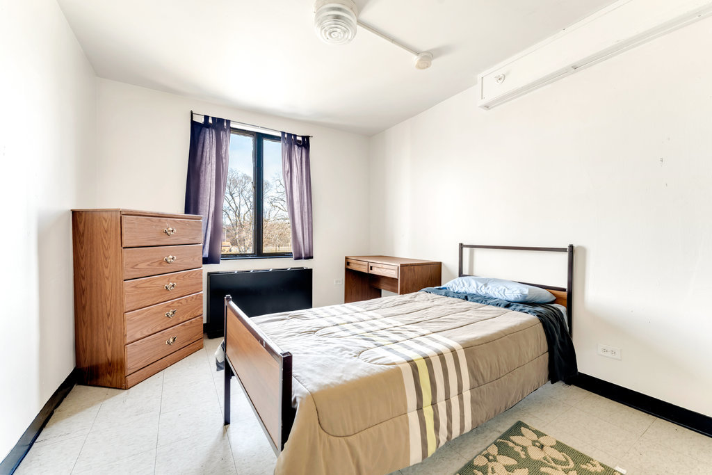 13651 S Crawford Avenue, Crestwood, IL 60472