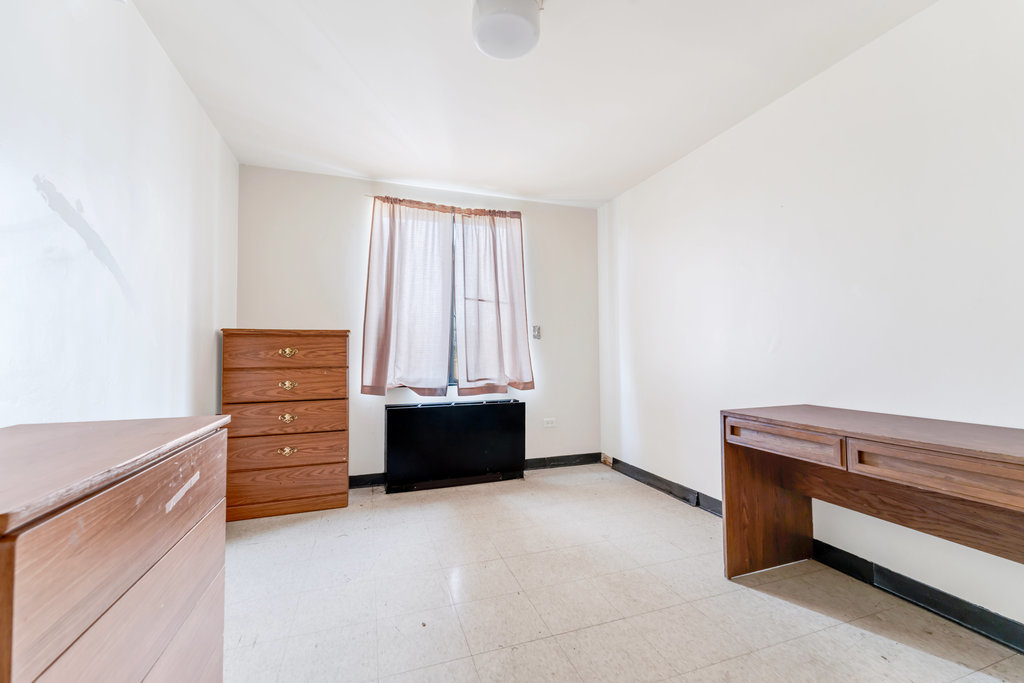 13651 S Crawford Avenue, Crestwood, IL 60472