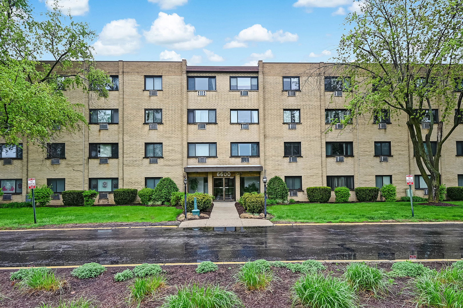 6600 S Brainard Avenue #402, Countryside, IL 60525