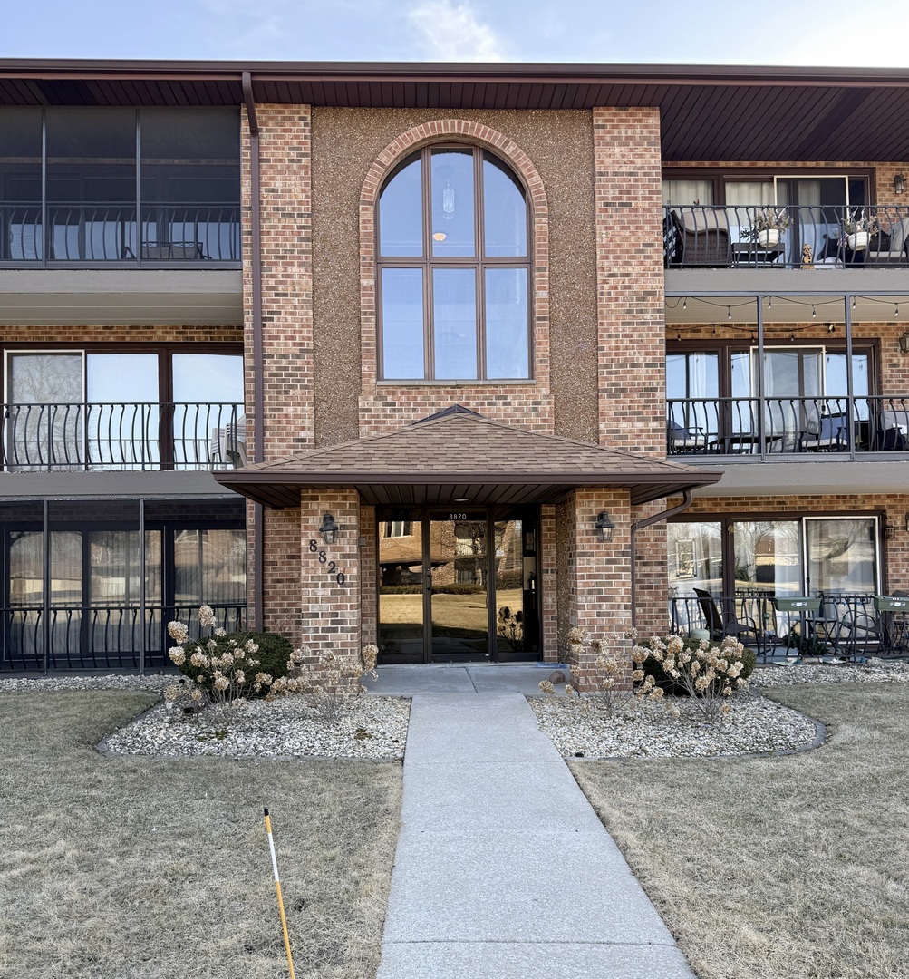 8820 W 140th Street #2A, Orland Park, IL 60462