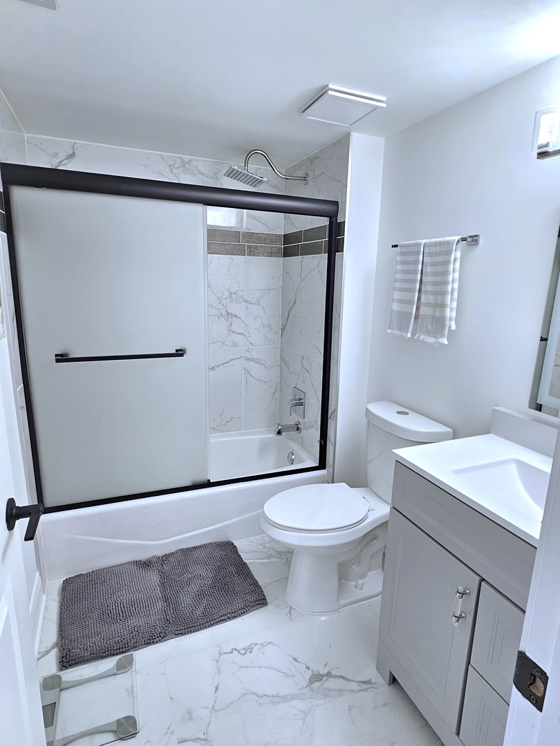 8820 W 140th Street #2A, Orland Park, IL 60462