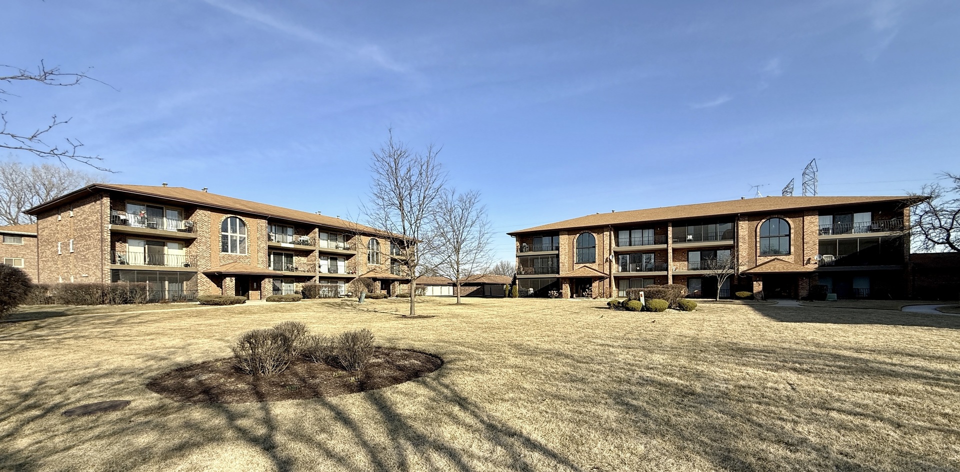 8820 W 140th Street #2A, Orland Park, IL 60462