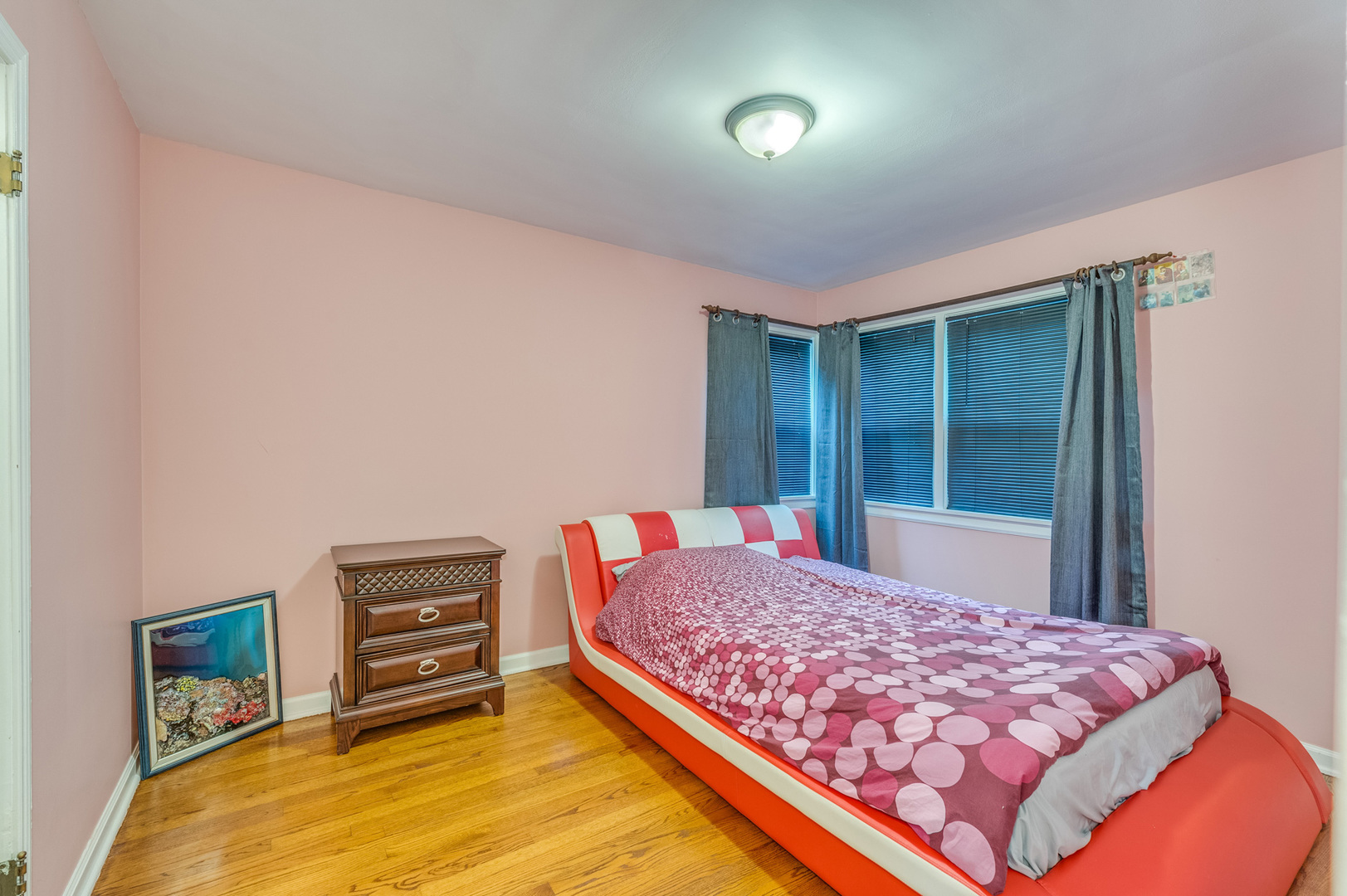 17W517 Manor Lane, Villa Park, IL 60181