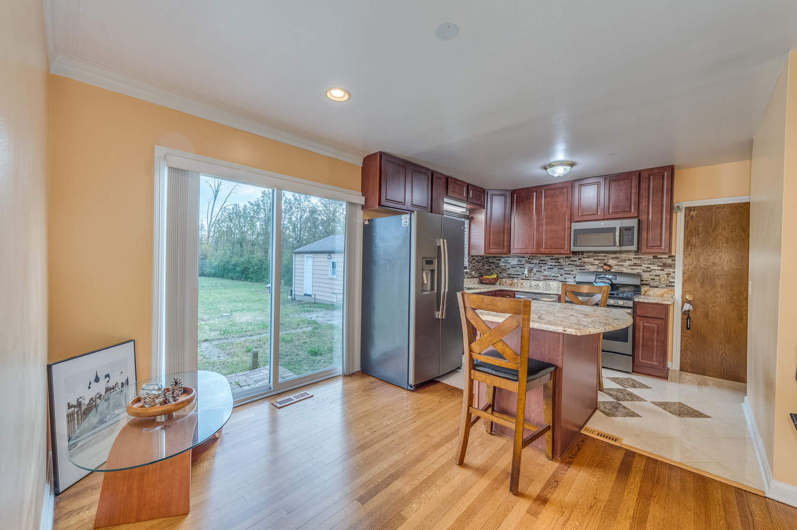 17W517 Manor Lane, Villa Park, IL 60181