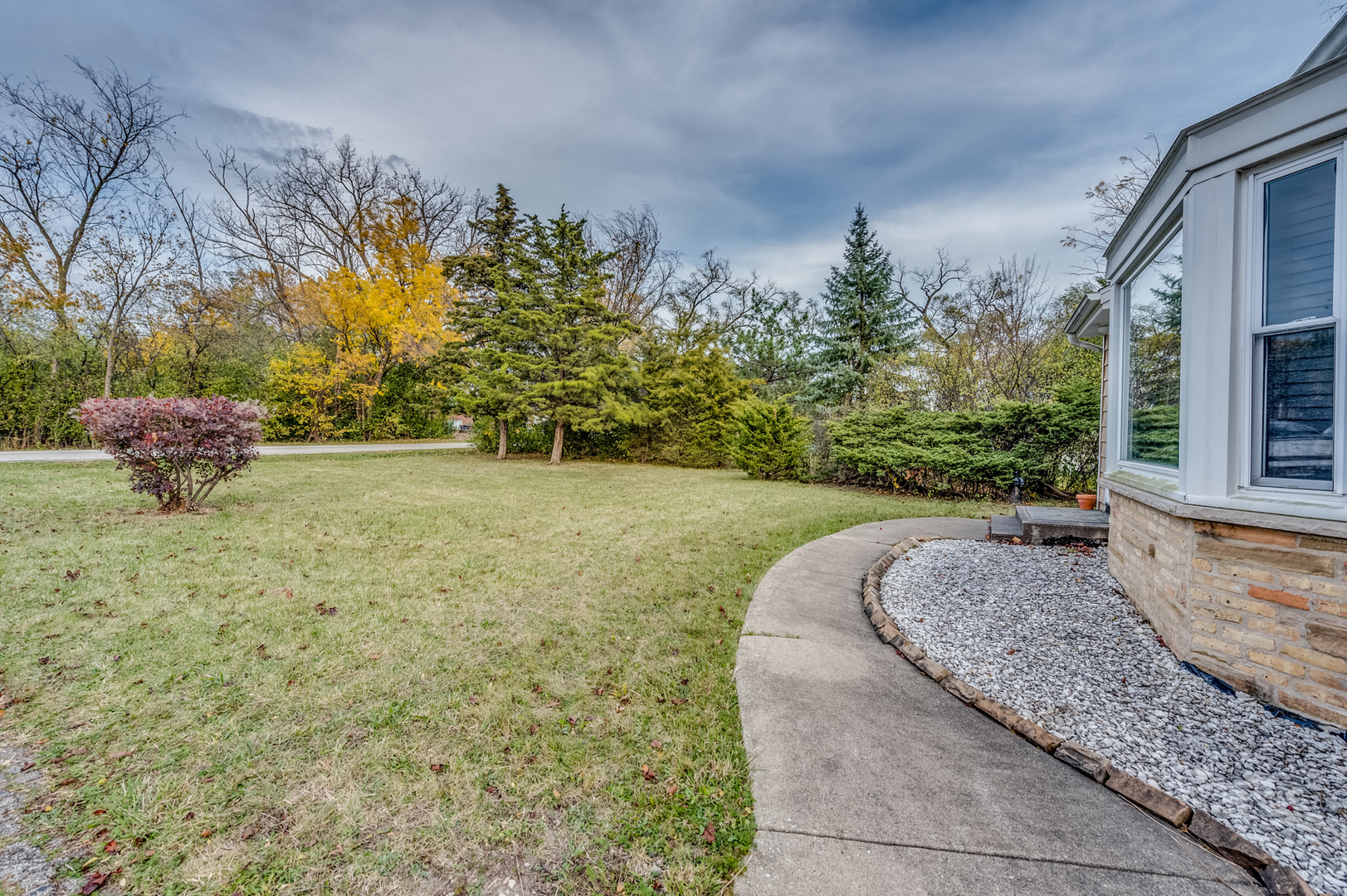 17W517 Manor Lane, Villa Park, IL 60181