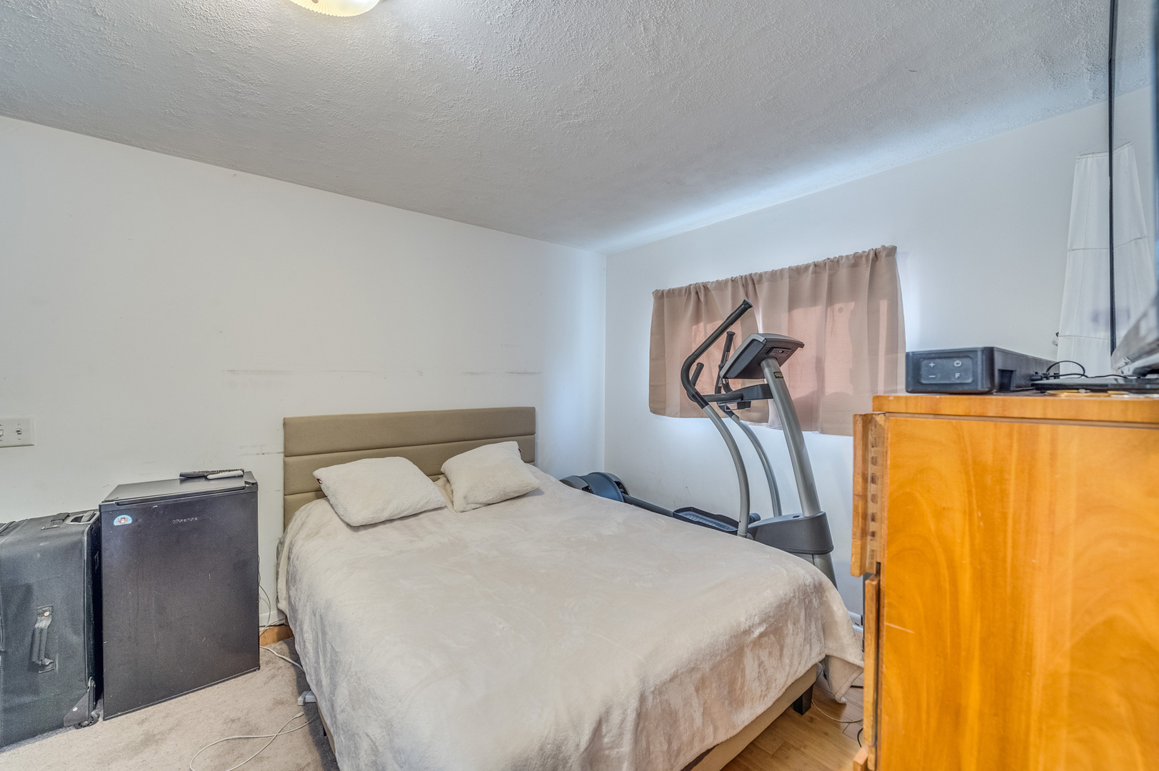 17W517 Manor Lane, Villa Park, IL 60181