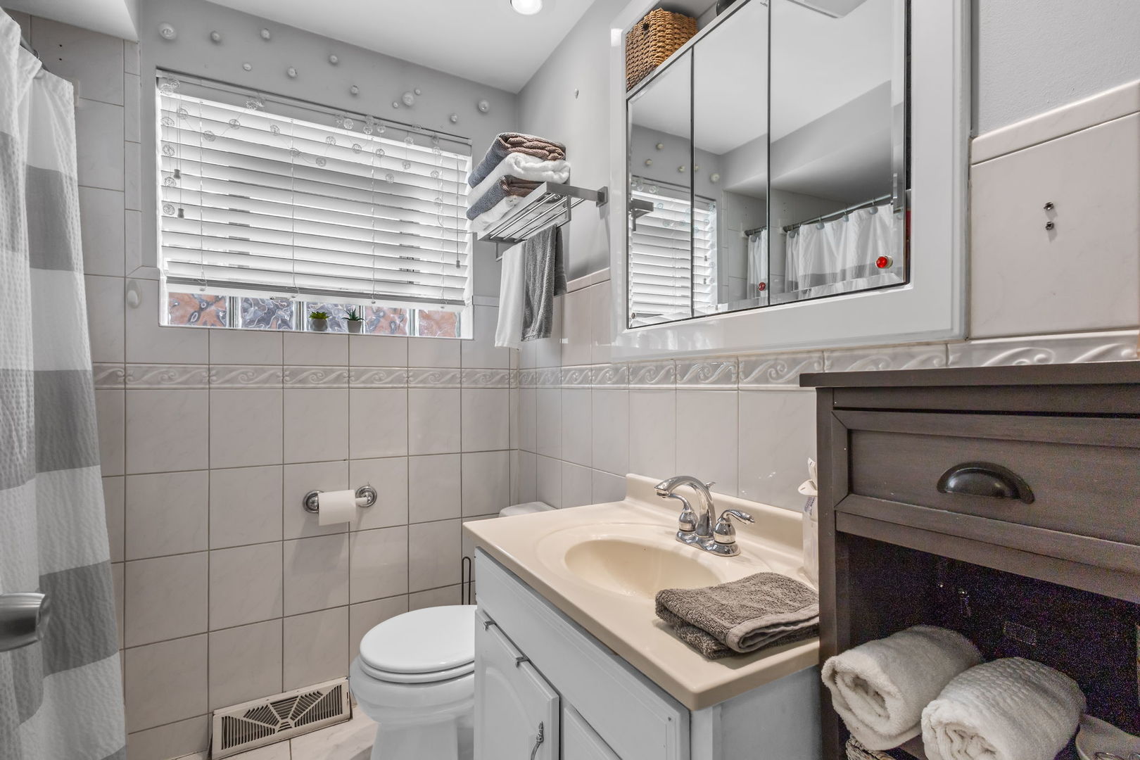6513 W 60TH Street, Chicago, IL 60638