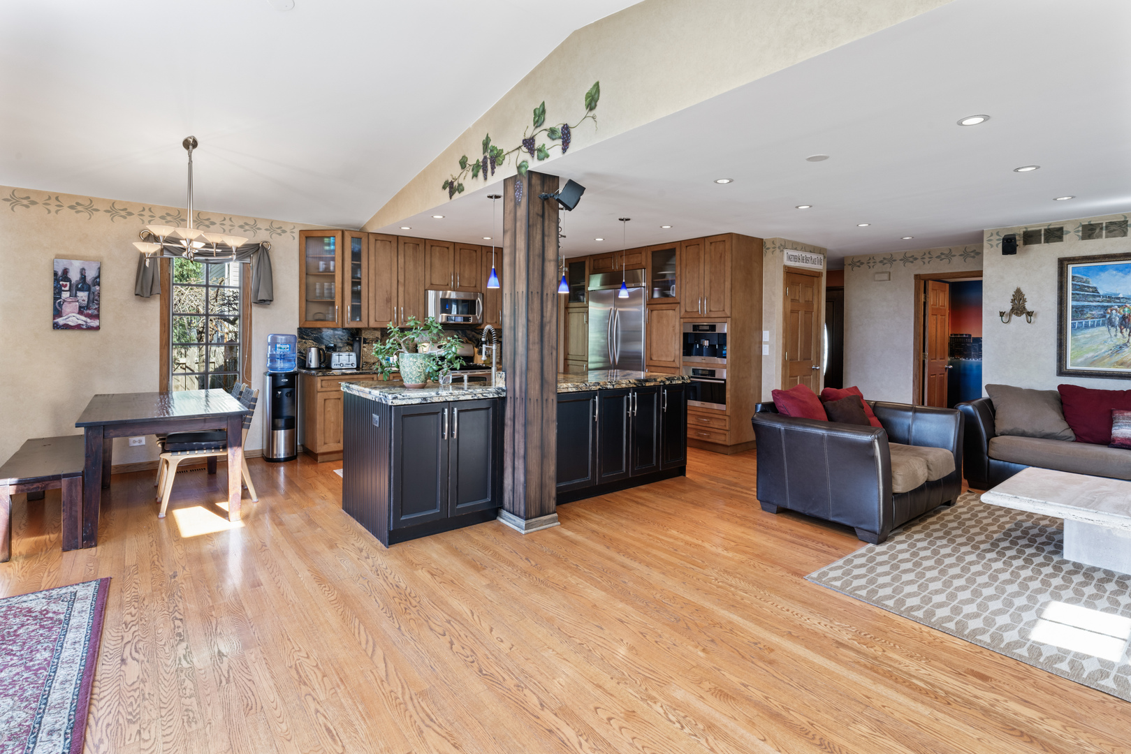 606 Harris Drive, Buffalo Grove, IL 60089