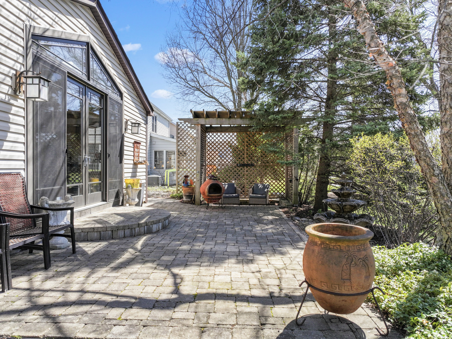 606 Harris Drive, Buffalo Grove, IL 60089