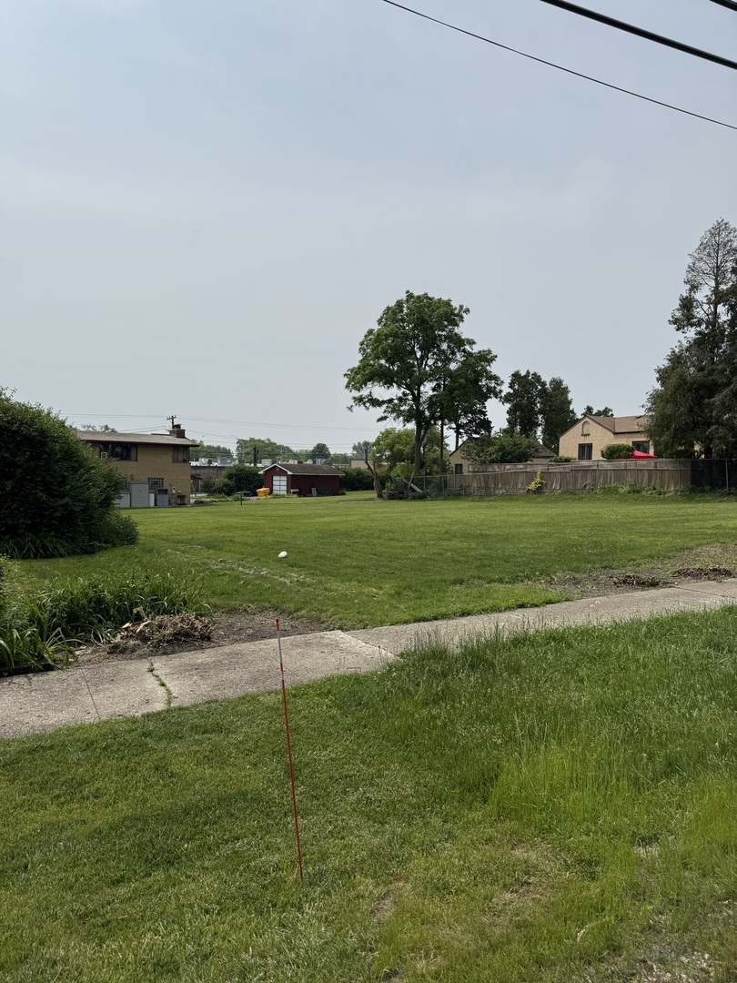 659 E Maple Avenue, Mundelein, IL 60060