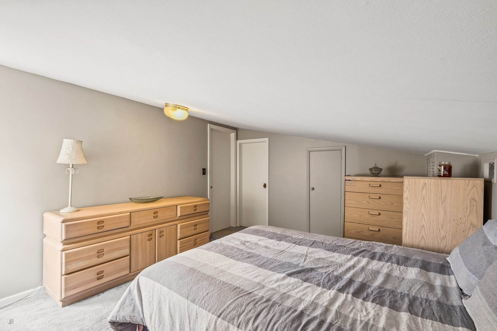 2054 N Nordica Avenue, Chicago, IL 60707