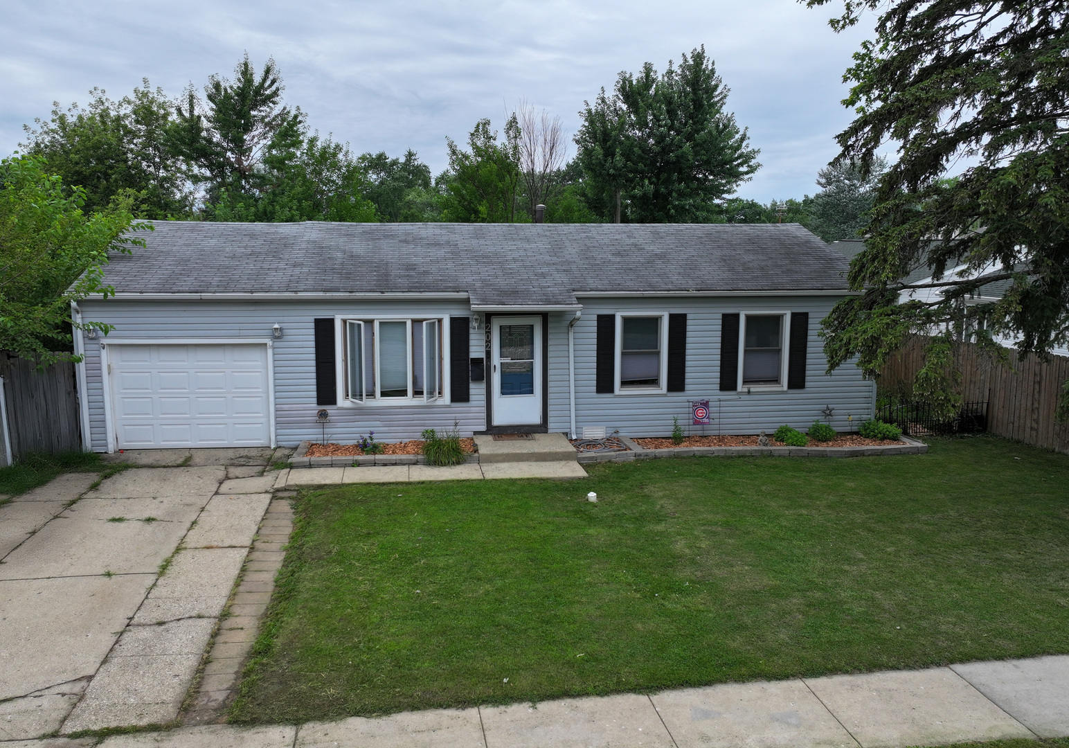 202 S Oltendorf Road, Streamwood, IL 60107