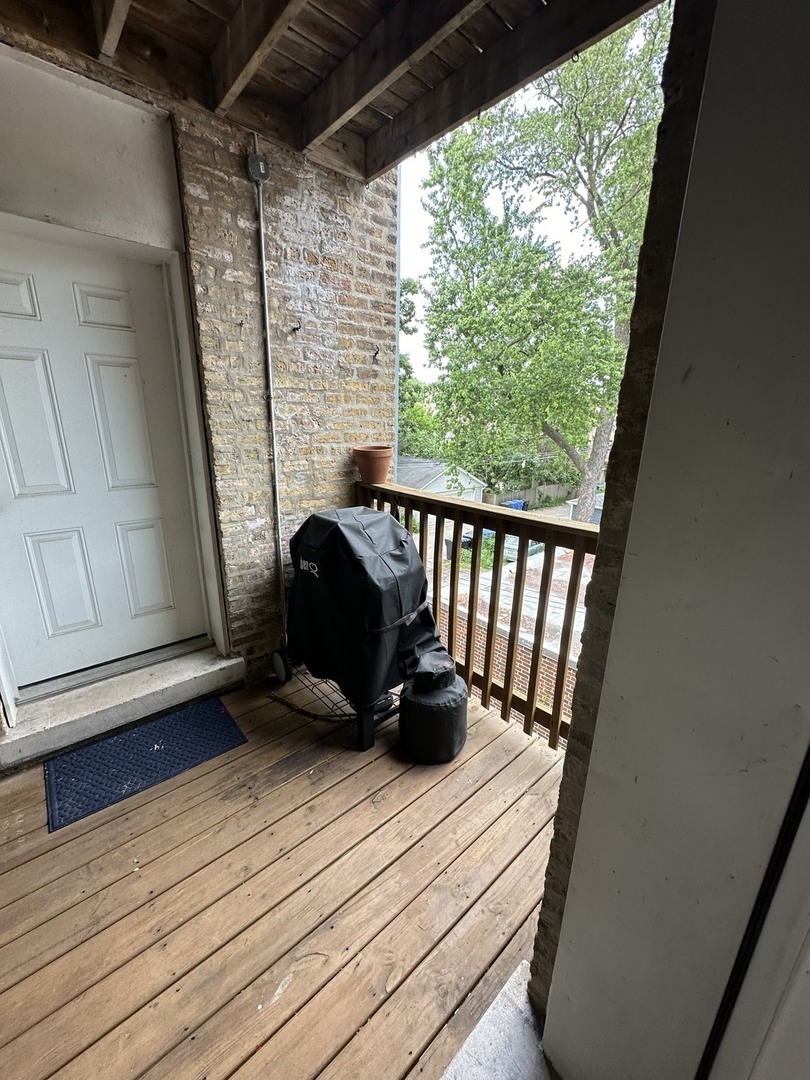 7059 N Damen Avenue #2N, Chicago, IL 60645