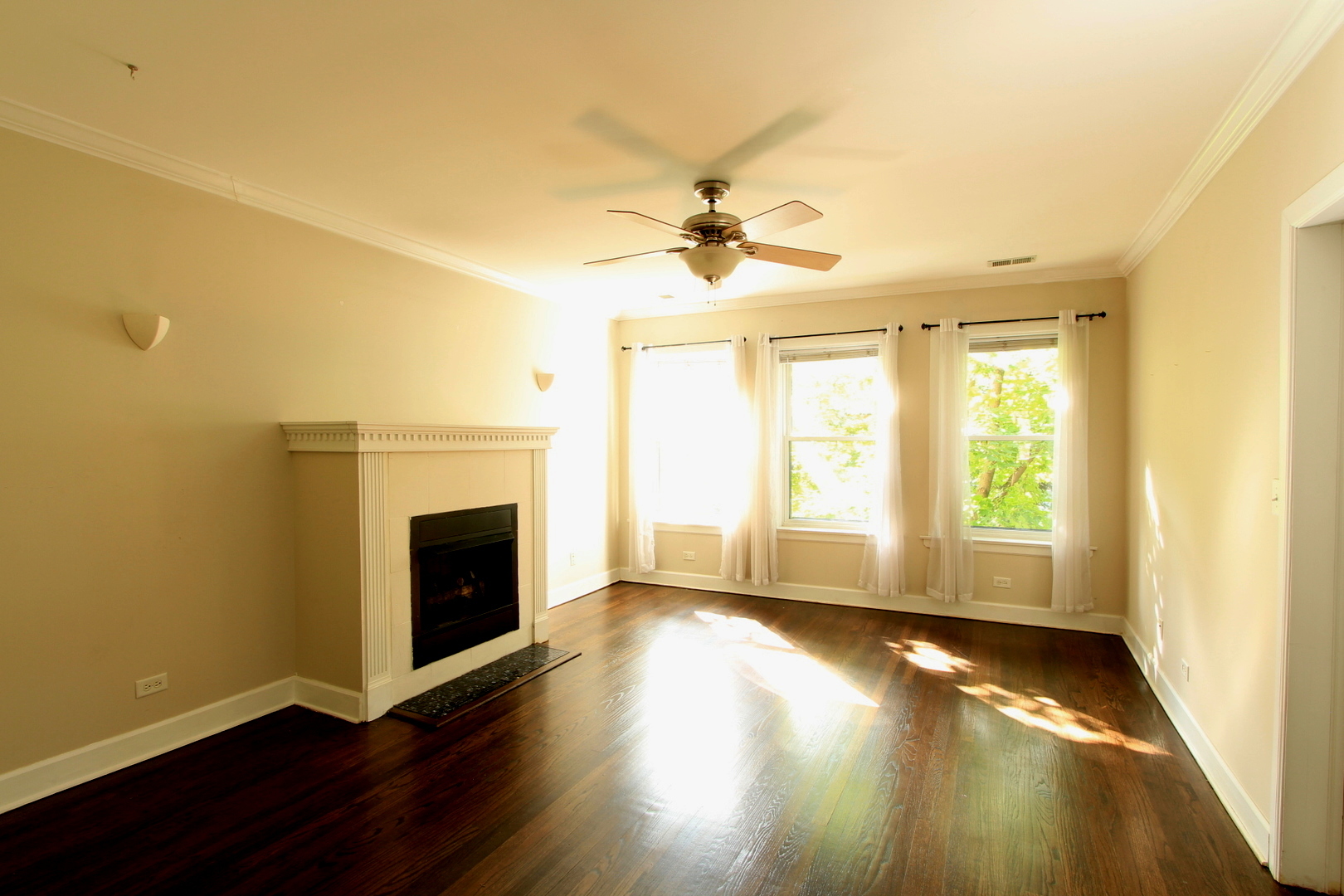 7059 N Damen Avenue #2N, Chicago, IL 60645