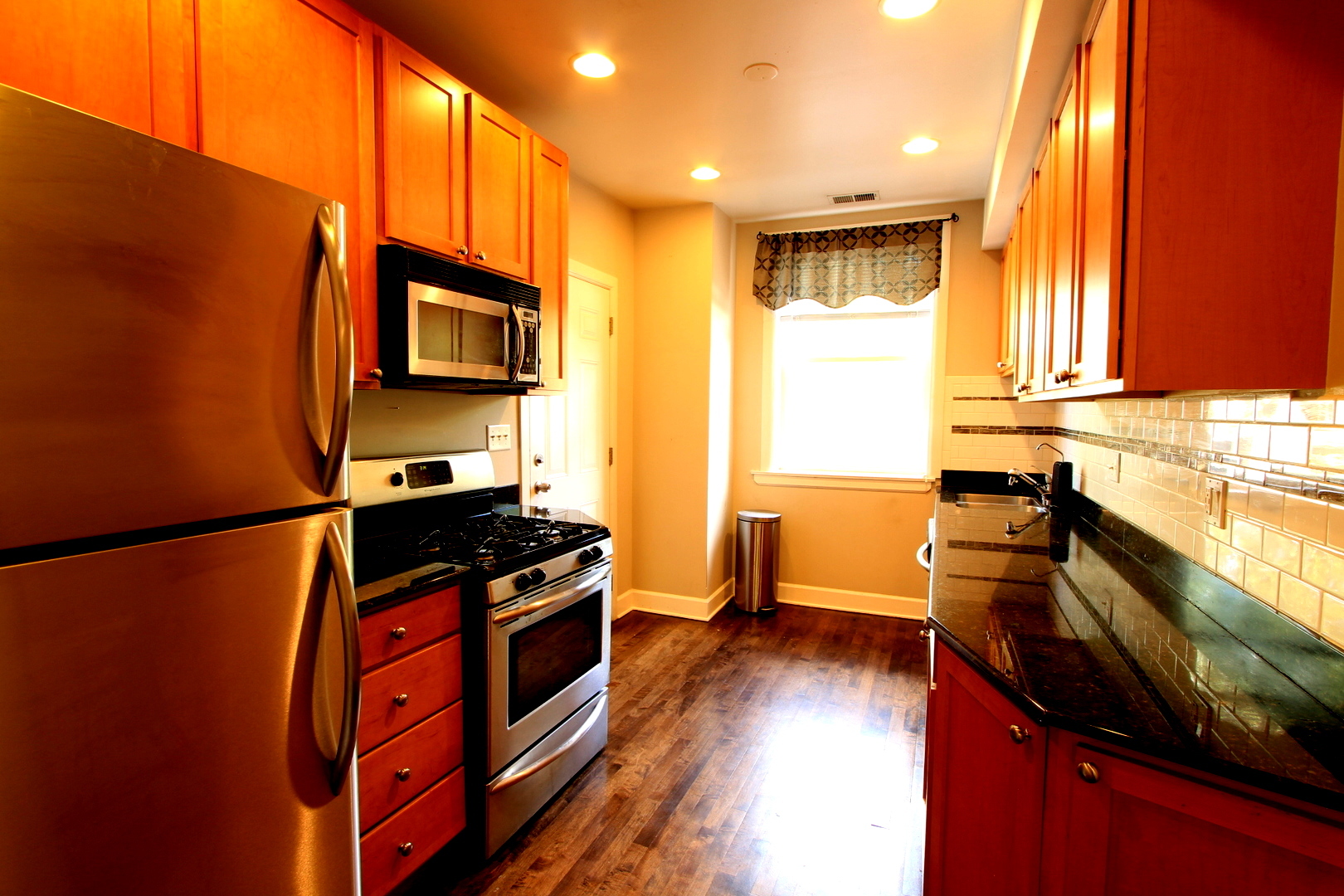 7059 N Damen Avenue #2N, Chicago, IL 60645