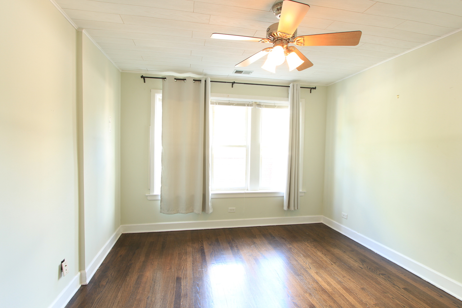 7059 N Damen Avenue #2N, Chicago, IL 60645